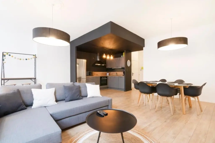 2 Bedrooms Apartment