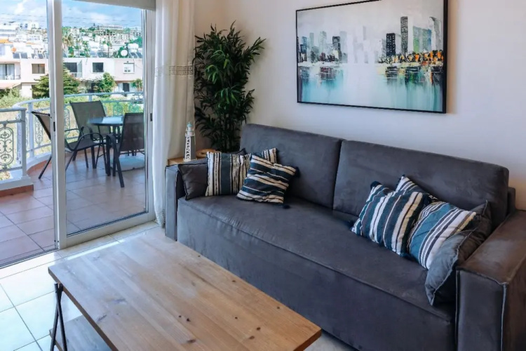 Phaedrus Living Harmony Seaview Flat