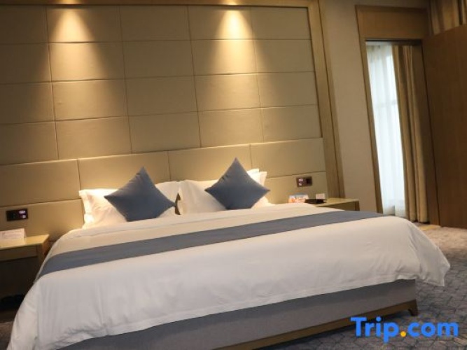 Deluxe Double Suite