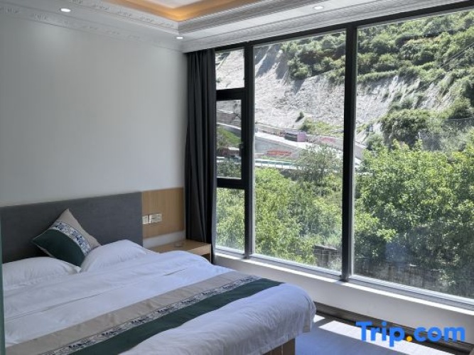 Standard Double room with mountain view