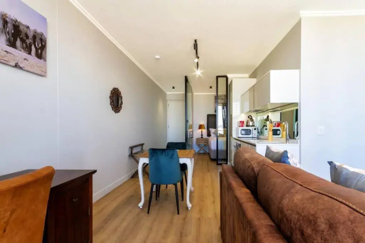 Alimama Spaces: the Pinnacle Ellipse