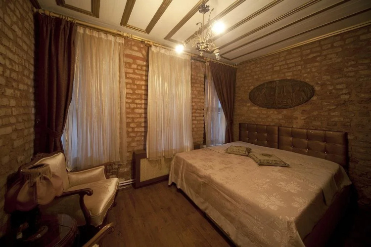 Palation House