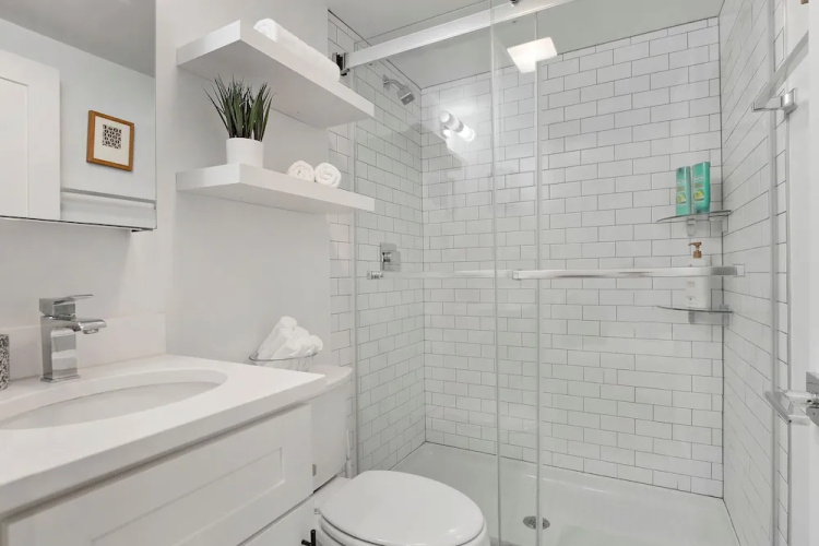 Elite Studio Apt near Shops in Uptown