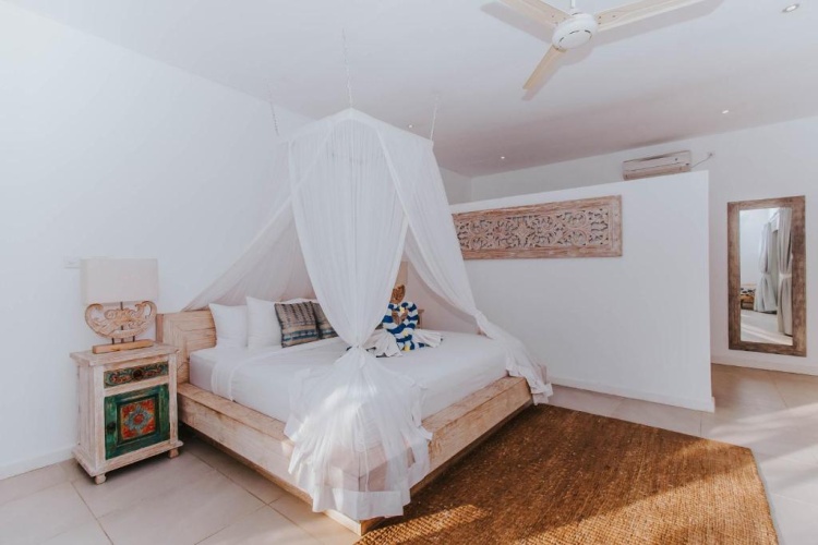 2 Bedrooms Villa