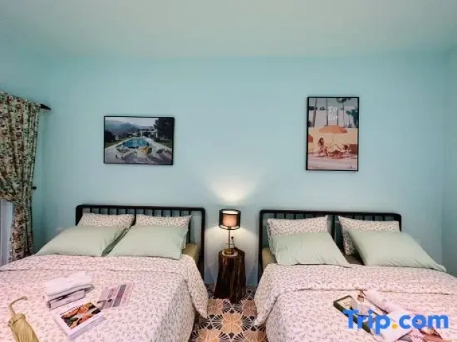Standard Twin room with view