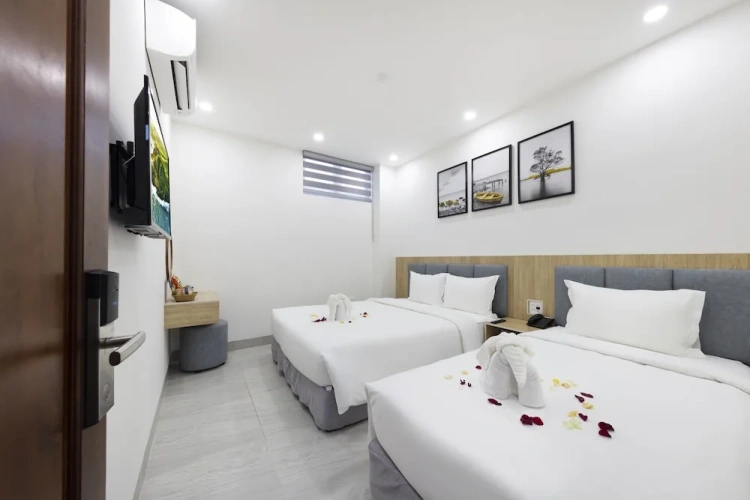 Standard Triple room