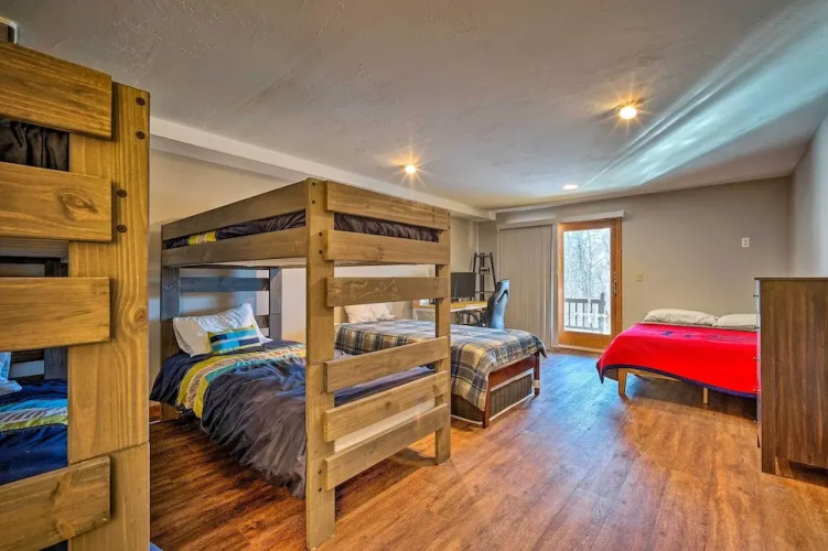 Idyllic Mount Snow Condo w/ View & Amenities!