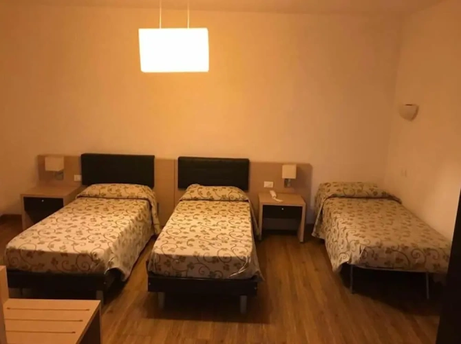 Standard Triple room