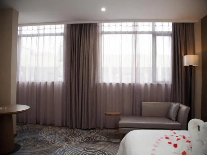 Qian Hai Holiday Hotel
