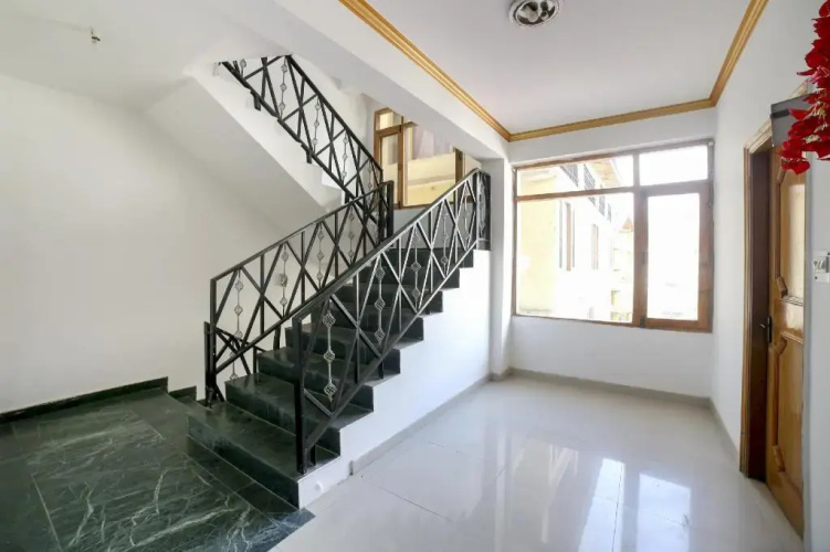 Oyo 74401 Aster Garden Suites