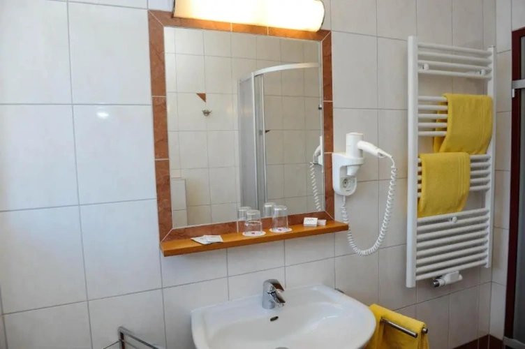Standard Triple room with balcony
