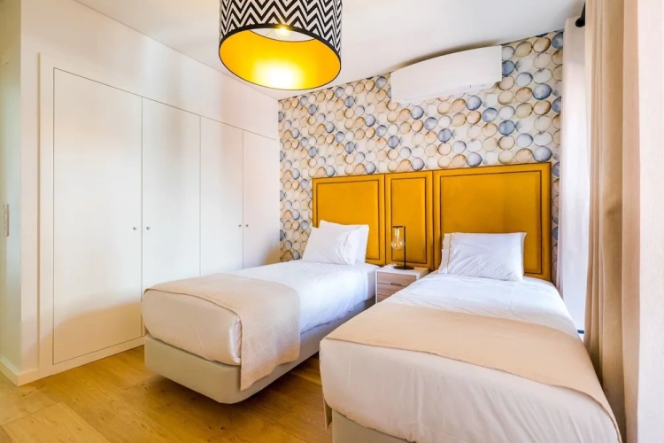 2 Bedrooms Apartment