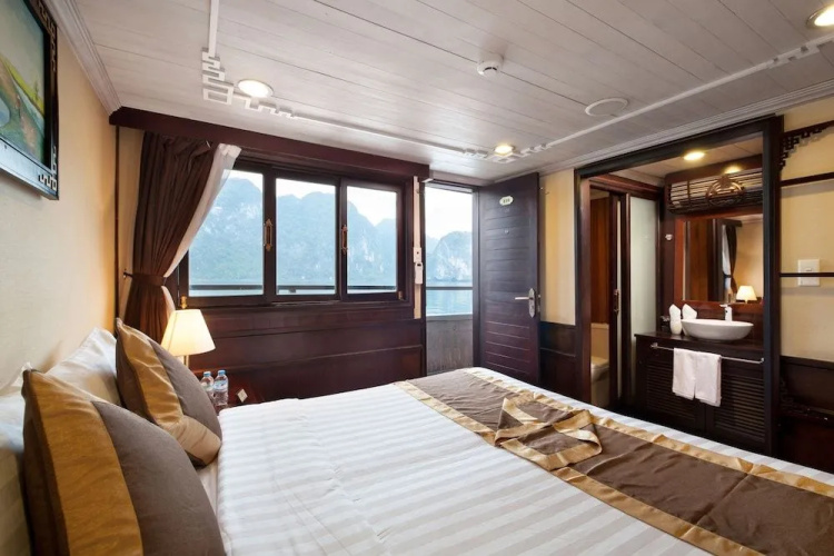 Apricot Premium Cruise