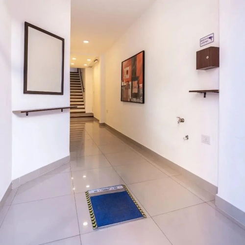 House and Suites SF