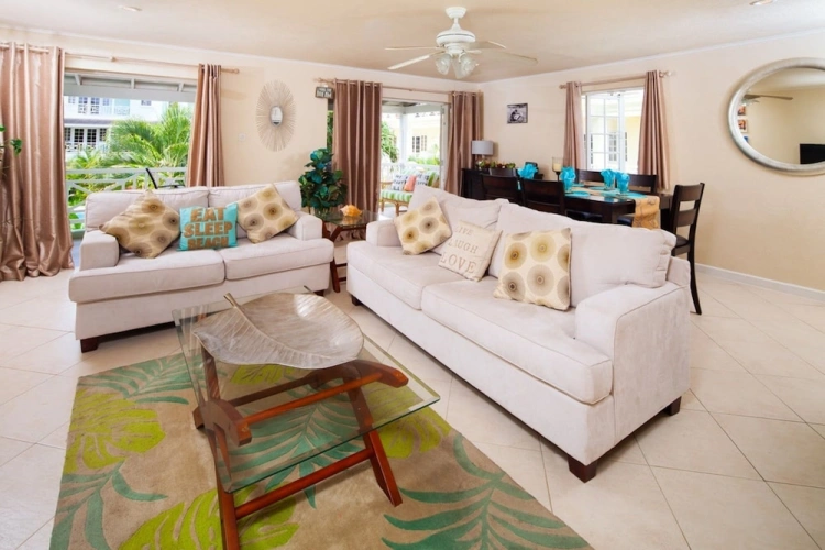 2 Bedrooms Apartment