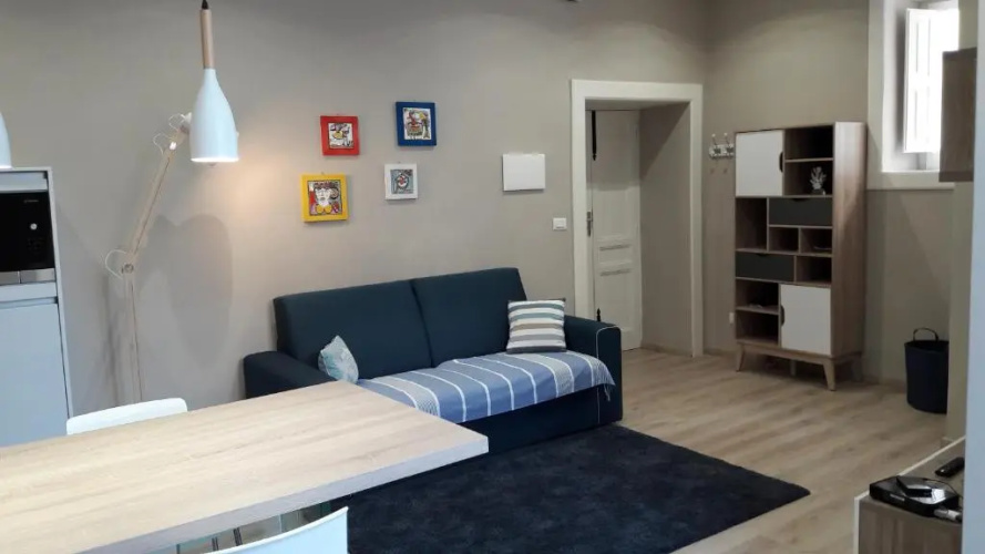 9 House Ortigia