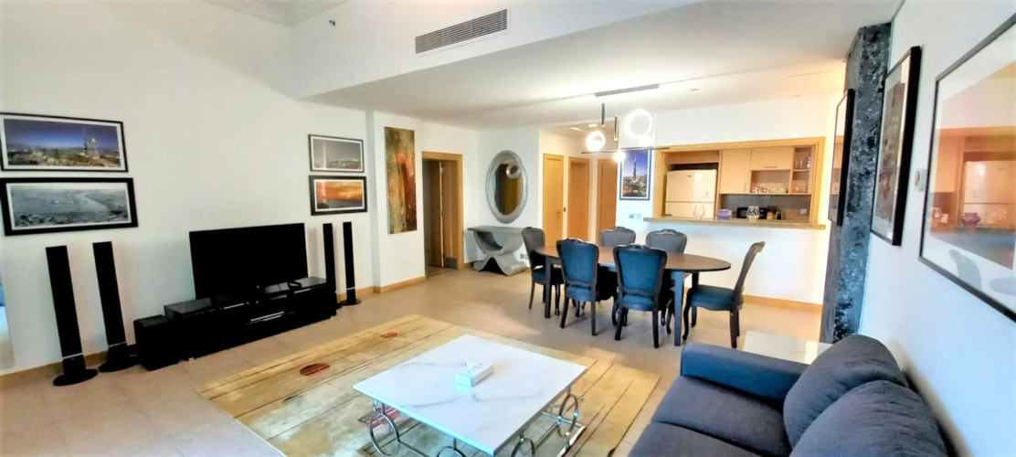 Spacious & Chic 1 bedroom with balcony in Palm