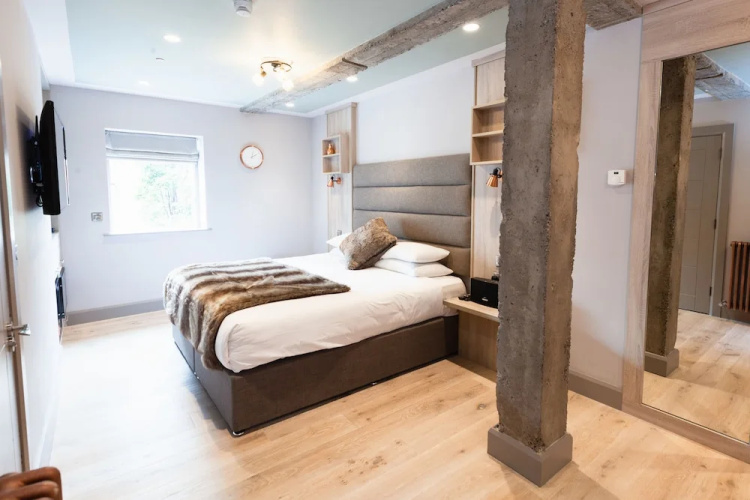 Clarendon Suites