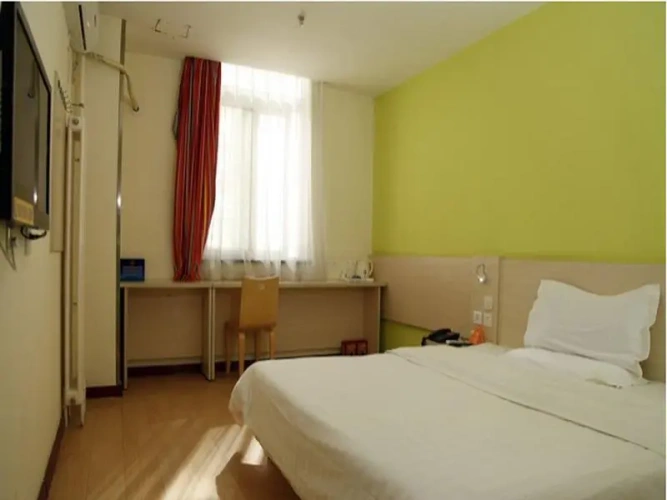 Standard Twin room with city view