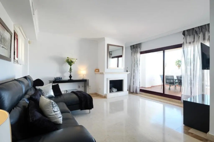 4 Bedroom Apartment in Noray, San Pedro Beach