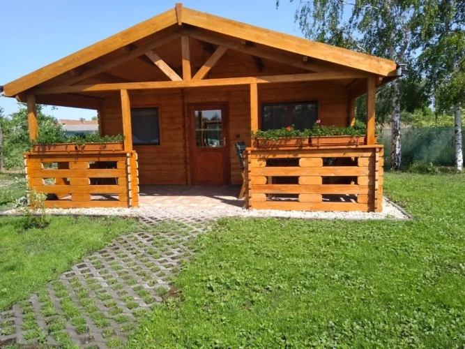 2 Bedrooms Chalet