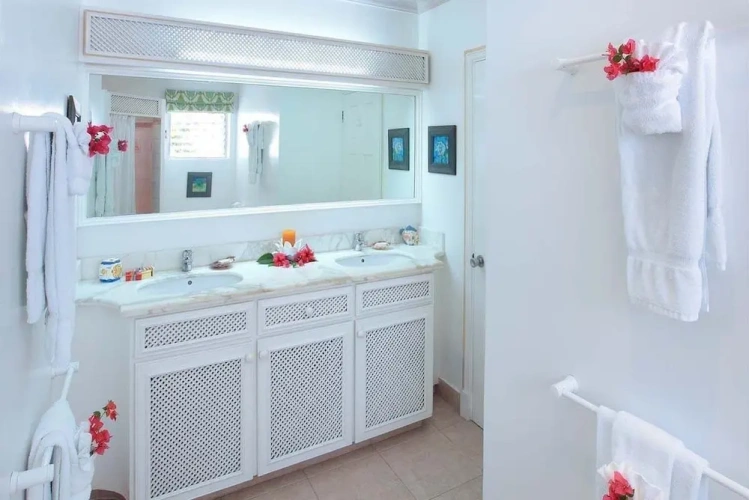 4 Bedrooms Villa