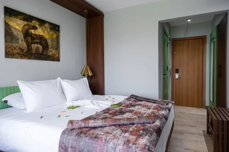 Assos Troy Beach Hotel