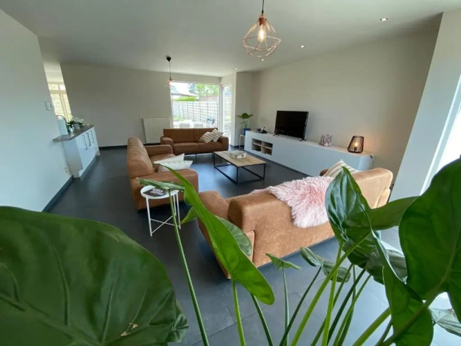 5 Bedrooms Cottage