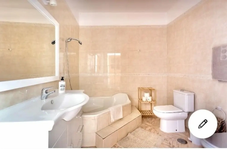 3 Bedrooms Villa beachfront