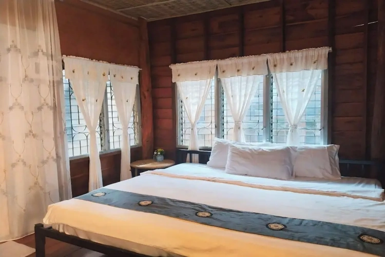 Standard Twin room with balcony