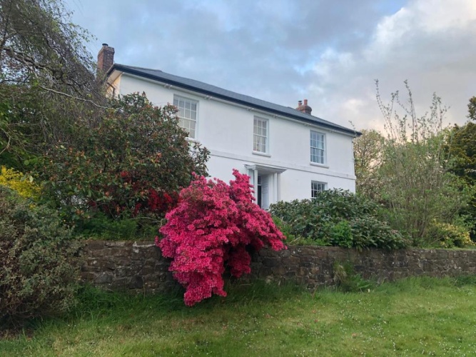 2 Bedrooms Cottage