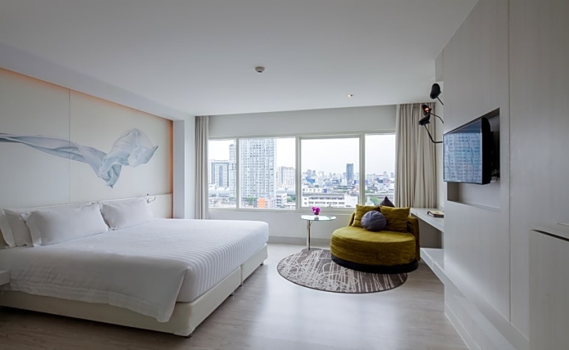 Deluxe Double room with city view