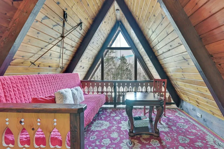Walk to Ski Lift! Charming Hunter A-frame