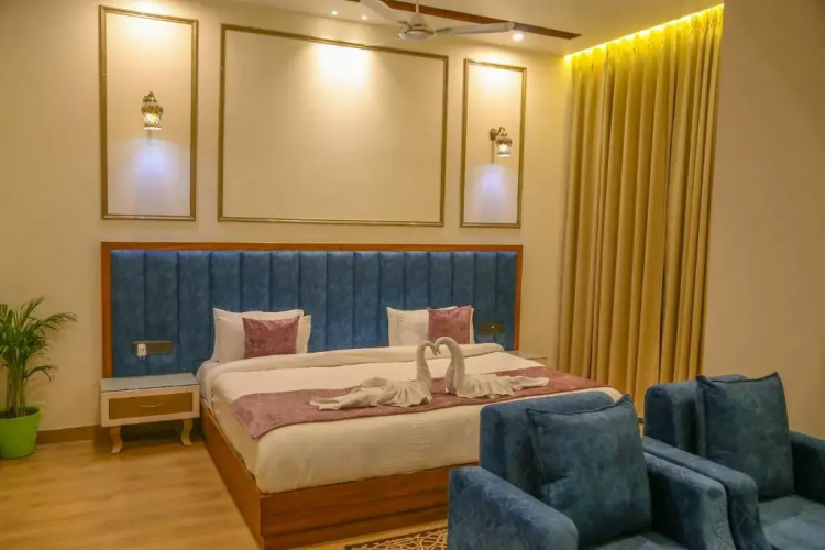 Four Leaf Hotel