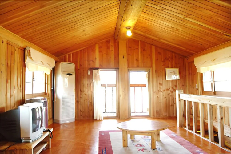 Seogwipo Log House Pension