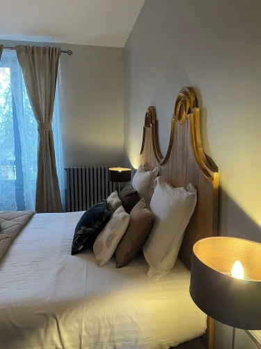 Deluxe Suite with courtyard view