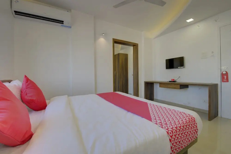 Rk's Regency By OYO Rooms