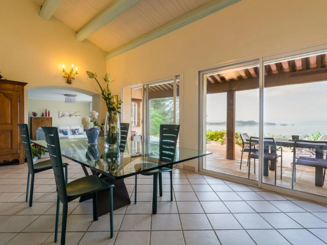 Villa in Hyeres Near Beach & Pool