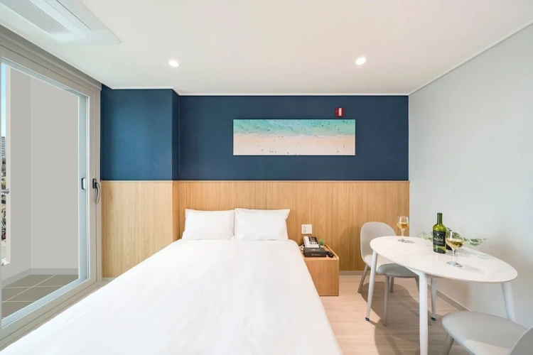 Standard Double room with city view