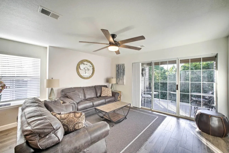 3 Mi to Branson Landing! Condo w/ Game Room Access