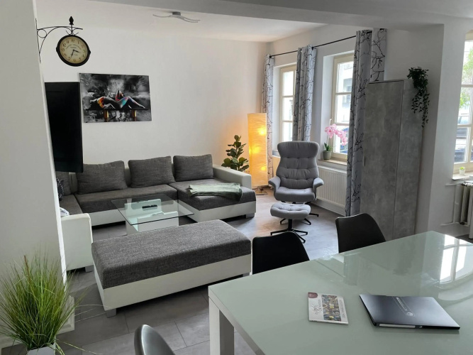 Große moderne Ferienwohnung, ruhige Innenstadtlage
