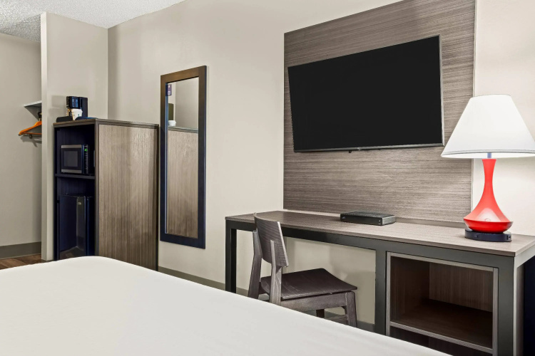 Super 8 by Wyndham Thunder Bay