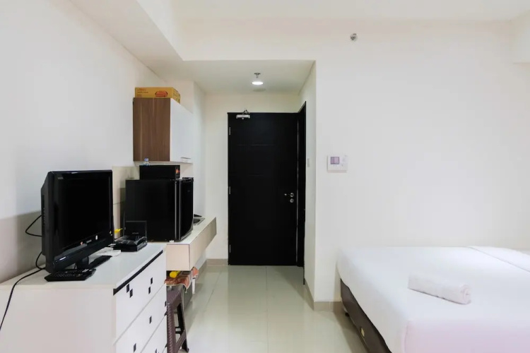 Minimalist Studio Skyline Apartment