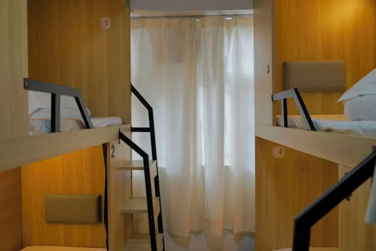 Waveflo Hostel