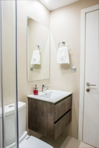 A22 Irresistible modern flat with balcony@centre