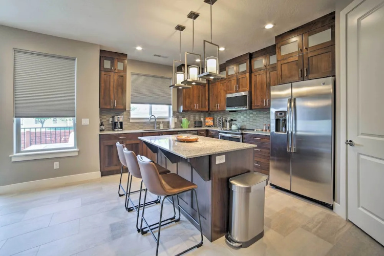 Luxury Moab Vacation Rental w/ Pool Access!