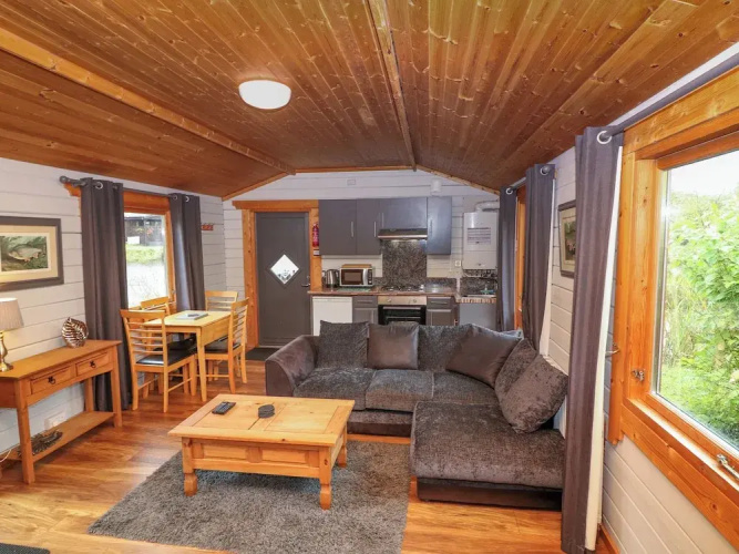 Lakeside Lodge