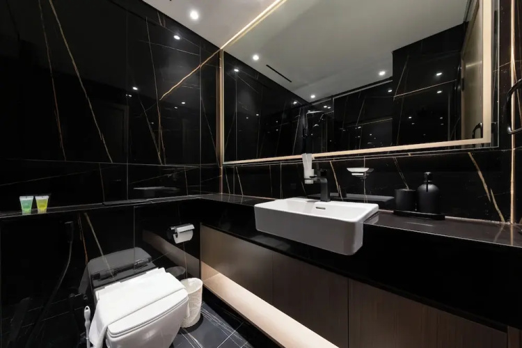 Cozy 1BR in Binghatti Emerald