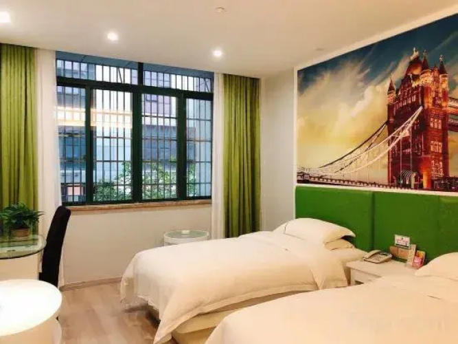 Yiwu Defeng Hotel
