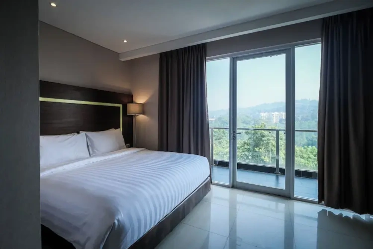 Deluxe Double Suite with balcony